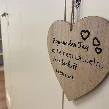 Moderne Zur Schlosshoehe * Lieser