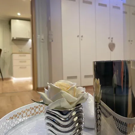 Moderne Zur Schlosshoehe * Lieser