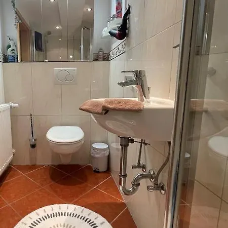 Moderne Zur Schlosshoehe * Lieser