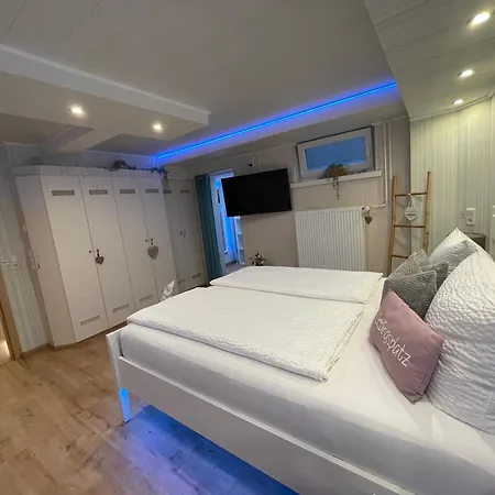 Moderne Zur Schlosshoehe Lieser