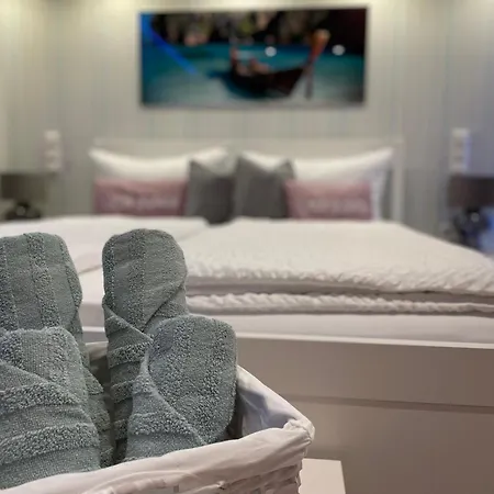 Moderne Zur Schlosshoehe Appartement *