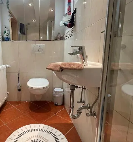 Moderne Zur Schlosshoehe * Lieser