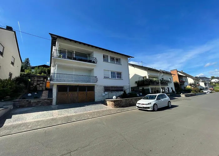 Moderne Zur Schlosshoehe *