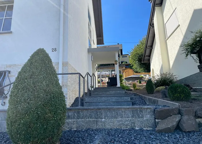 Moderne Zur Schlosshoehe アパート *