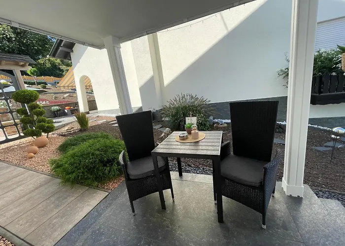 アパート Moderne Zur Schlosshoehe *