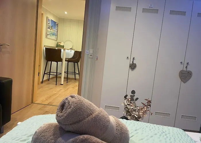 Moderne Zur Schlosshoehe Apartmán *