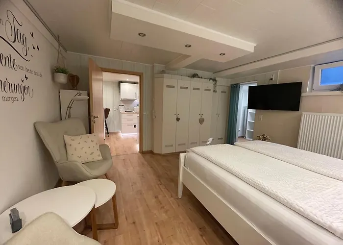 Moderne Zur Schlosshoehe Apartmán *