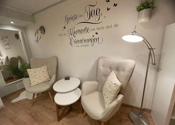 Moderne Zur Schlosshoehe